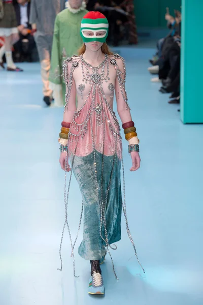Look 26